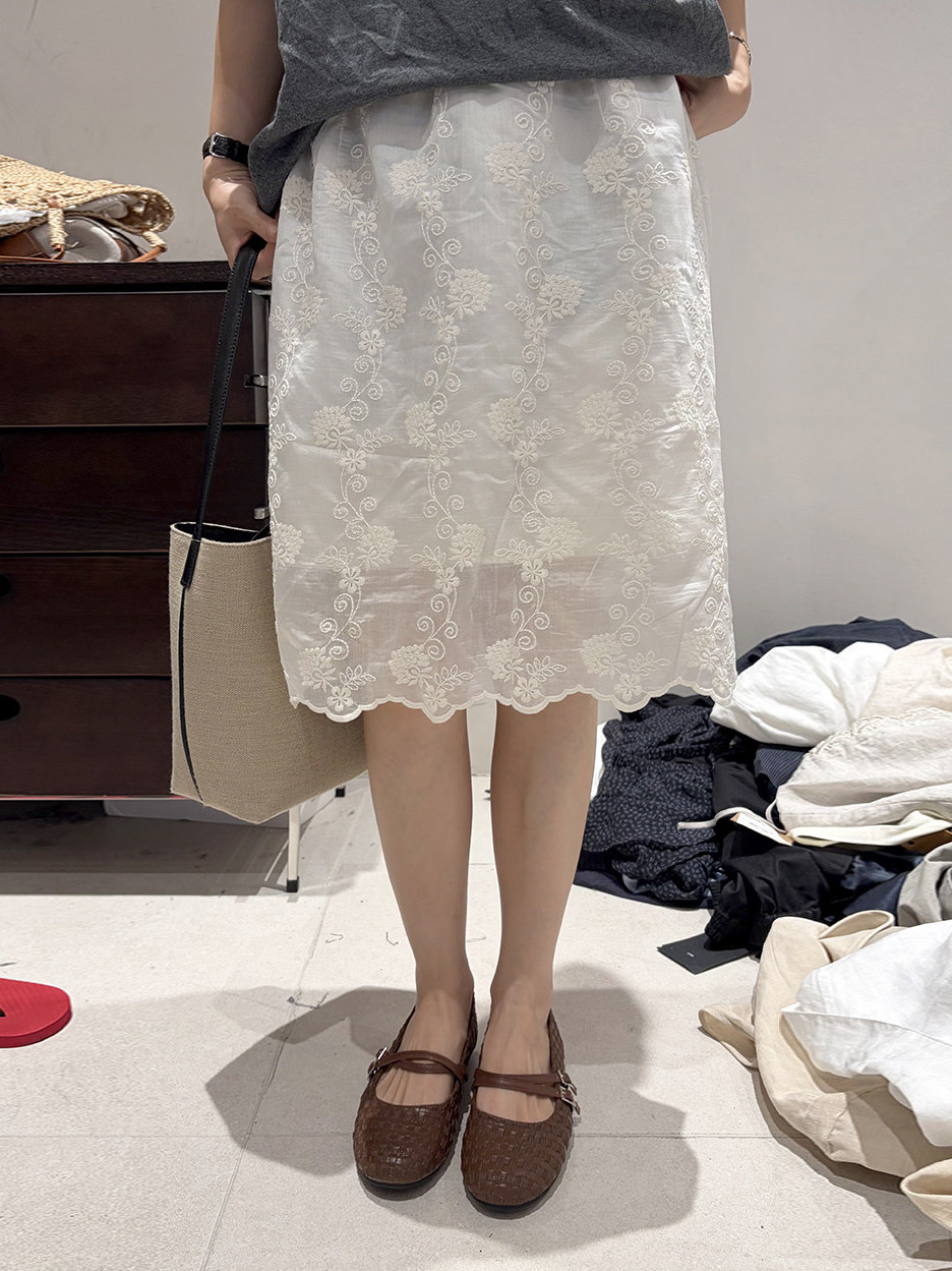 Gonna casual ricamata in stile - Embroidery Skirt recensione e prezzo