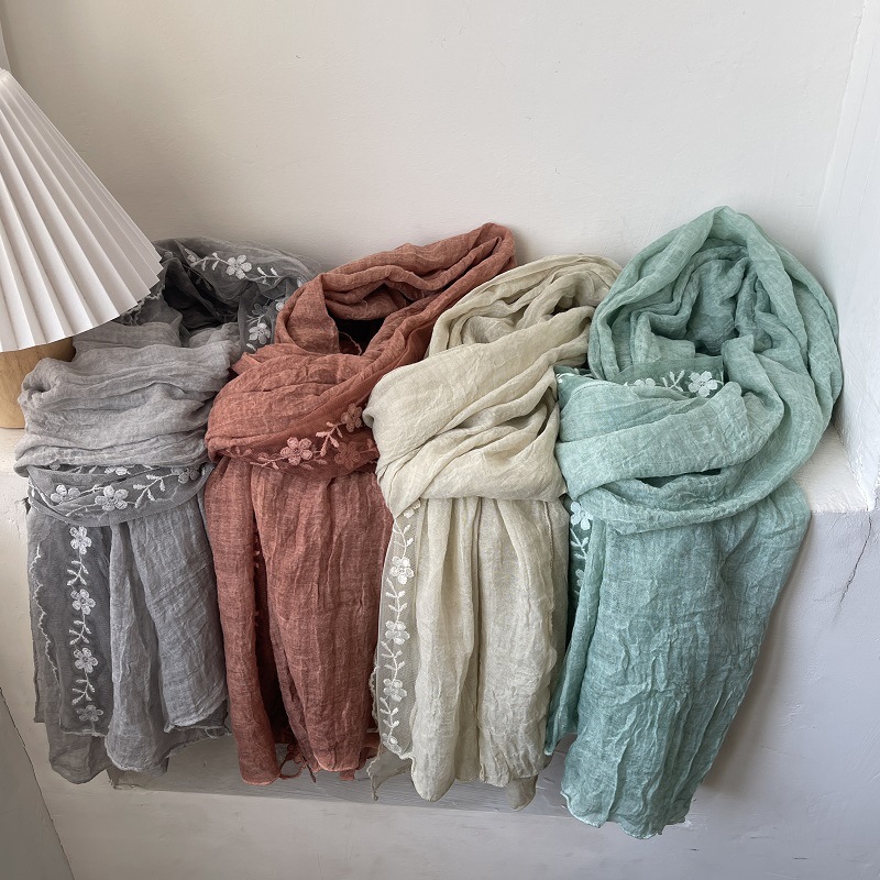 Sciarpa con giunture in pizzo  - Embroidery Jersey recensione e prezzo