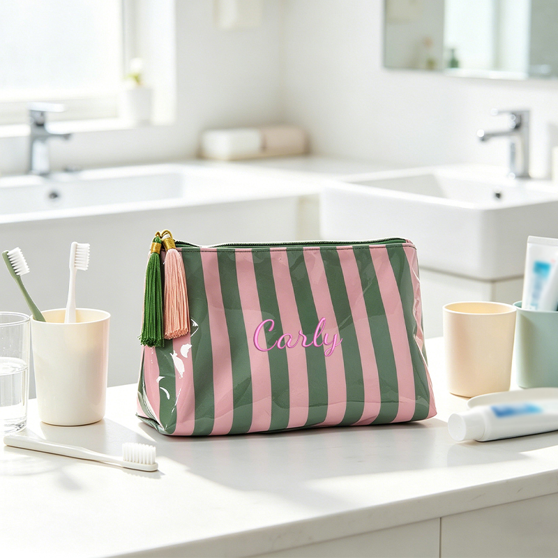 Borsa Clutch Impermeabile in P - Embroidery Fonts recensione e prezzo