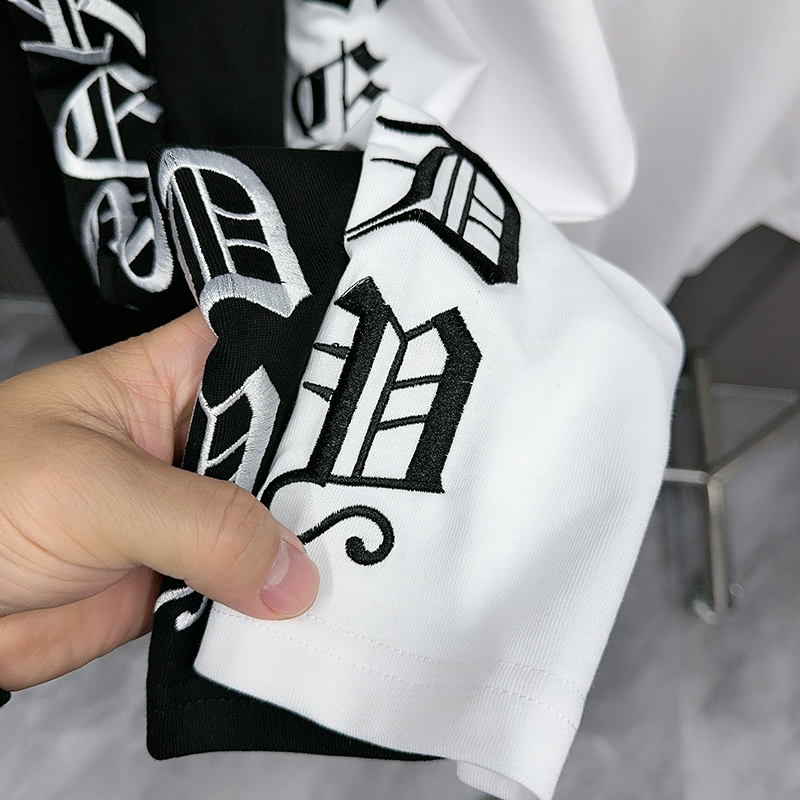 T-shirt a maniche lunghe con r - Embroidery Font Free recensione e prezzo