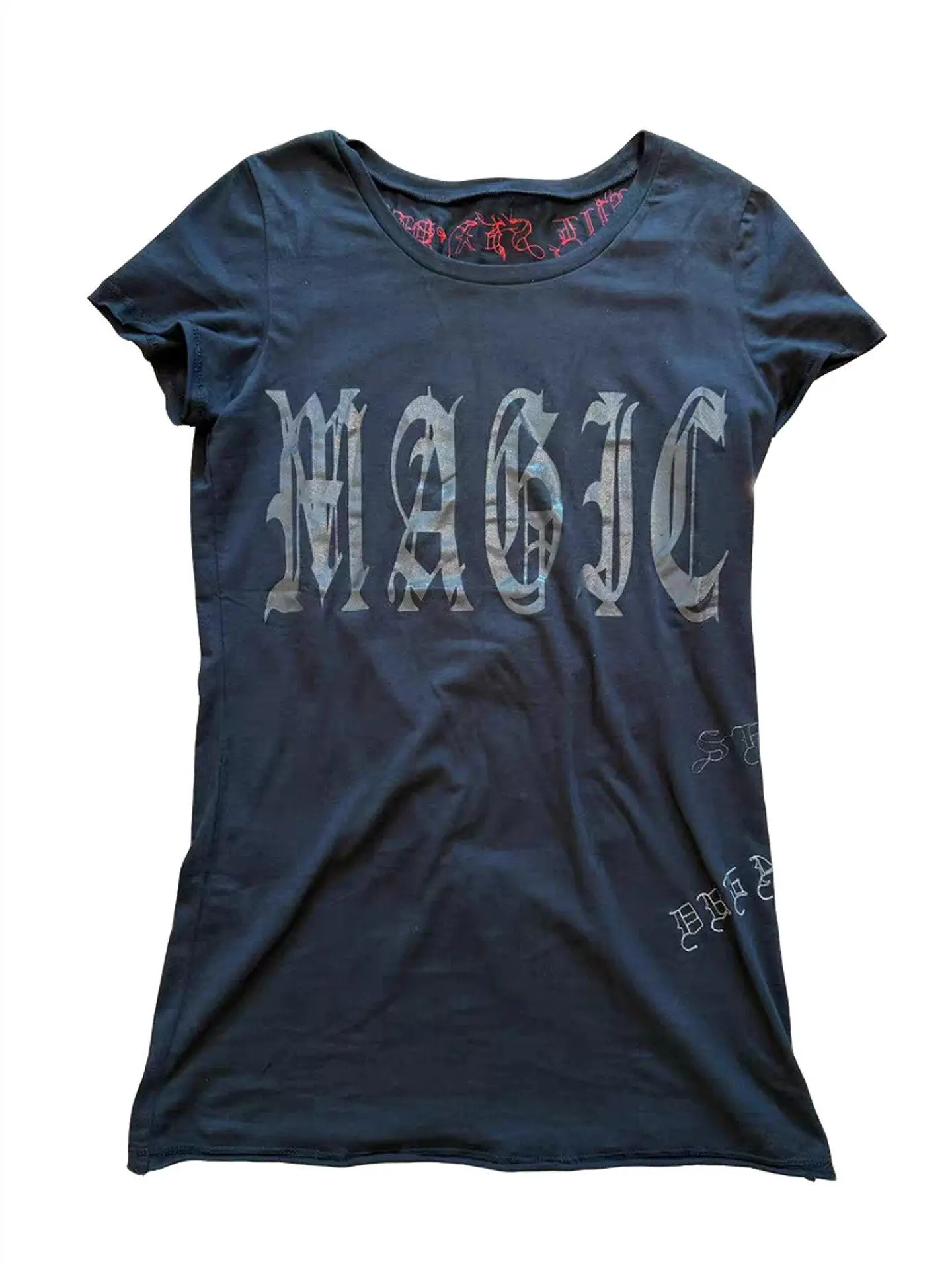 T-shirt a maniche corte con te - Embroidery Font Free recensione e prezzo